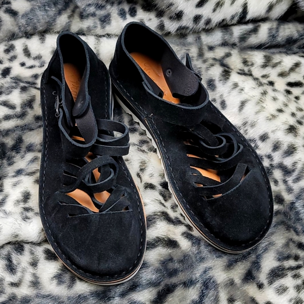 fracap suede sandles